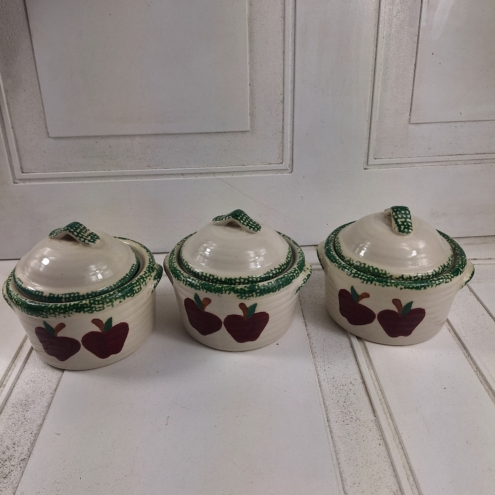 Vintage Handcrafted Ceramic Red Apples with Green Casserole Dishes with Lids - Picture 3 of 8